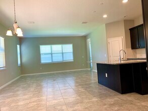 16066 Micelli Dr in Winter Garden, FL - Foto de edificio - Building Photo