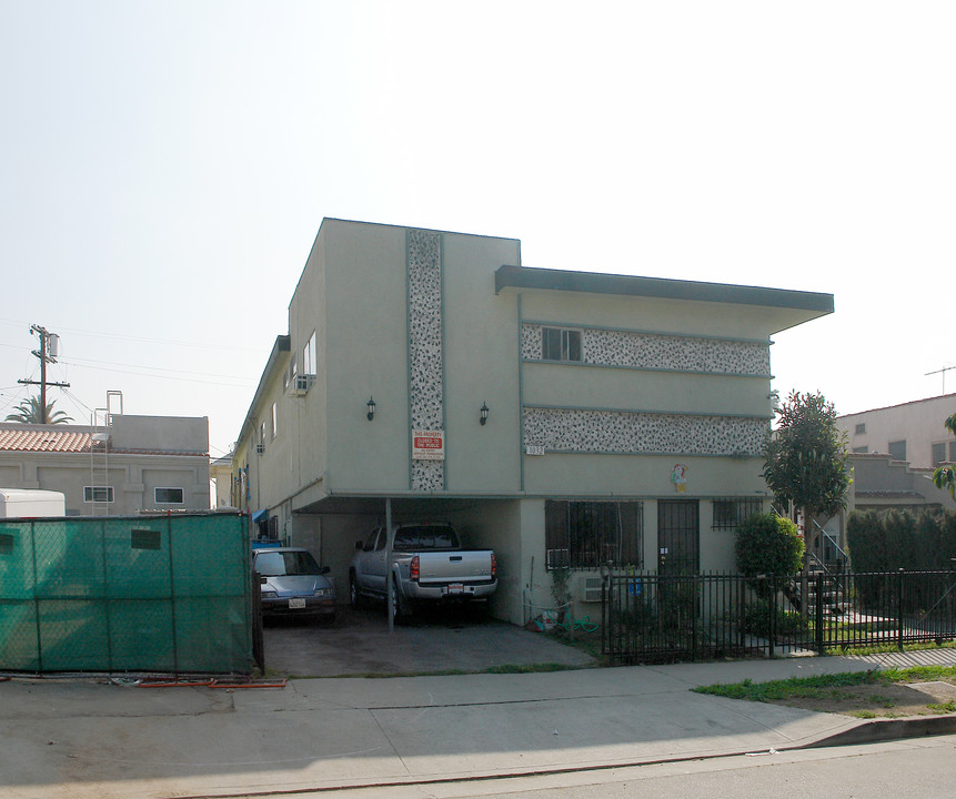 1032 N Berendo St in Los Angeles, CA - Building Photo