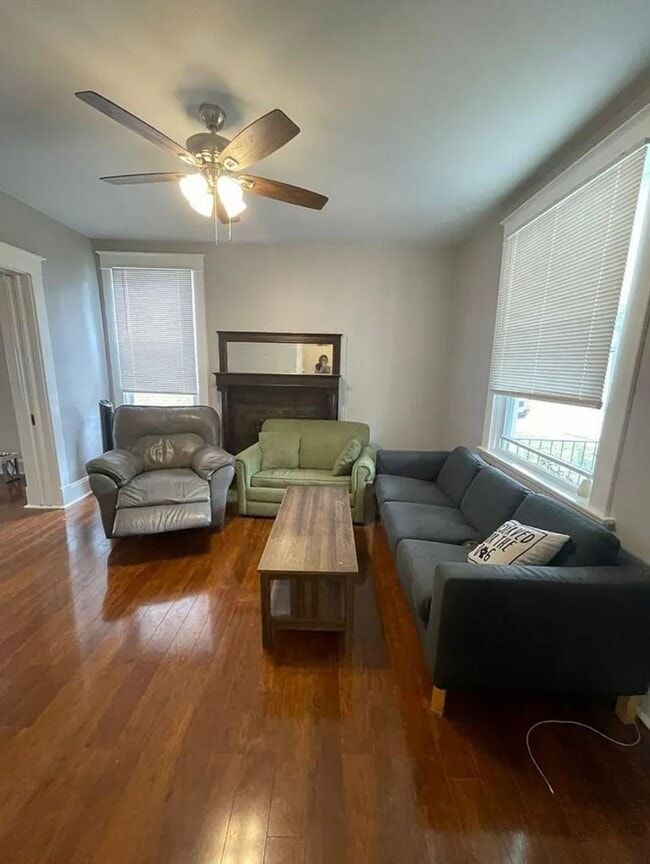 2348 Highland Ave in Cincinnati, OH - Foto de edificio - Building Photo
