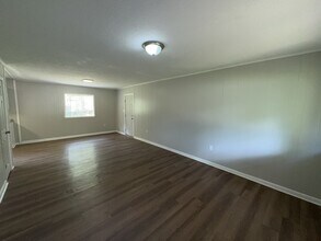 3341 Suncrest Dr in Jackson, MS - Building Photo - Building Photo