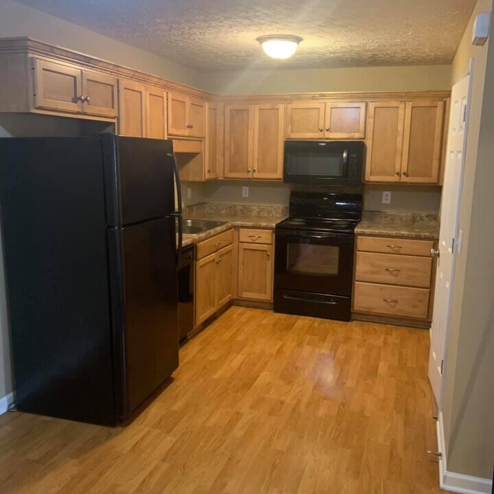 241 McFadin Station St in Bowling Green, KY - Building Photo