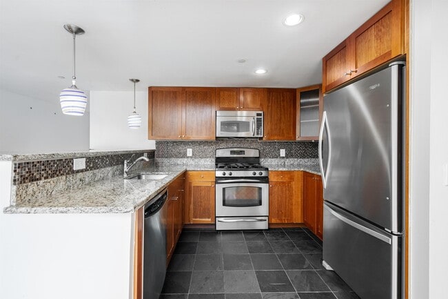 700 Grove St in Jersey City, NJ - Foto de edificio - Building Photo