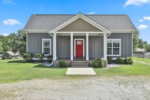 264 Lagrange St in Newnan, GA - Building Photo