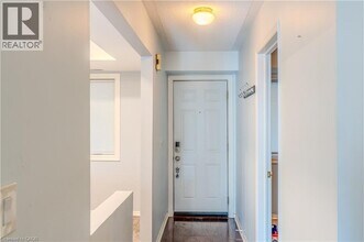 55 Bristol Rd E in Mississauga, ON - Building Photo - Building Photo