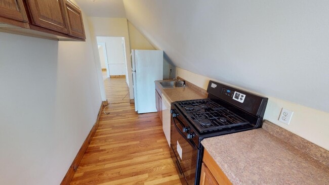 237 Belmont St, Unit 3 in Brockton, MA - Building Photo - Building Photo