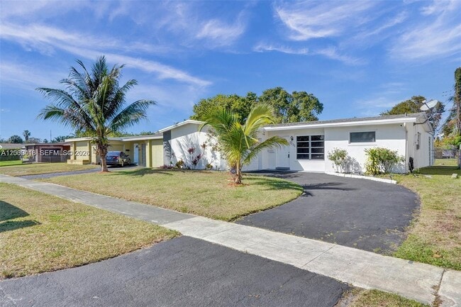 7131 NW 24th Pl in Sunrise, FL - Building Photo - Building Photo