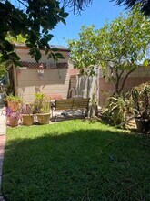 1845 Junipero Ave, Unit Front House in Signal Hill, CA - Foto de edificio - Building Photo