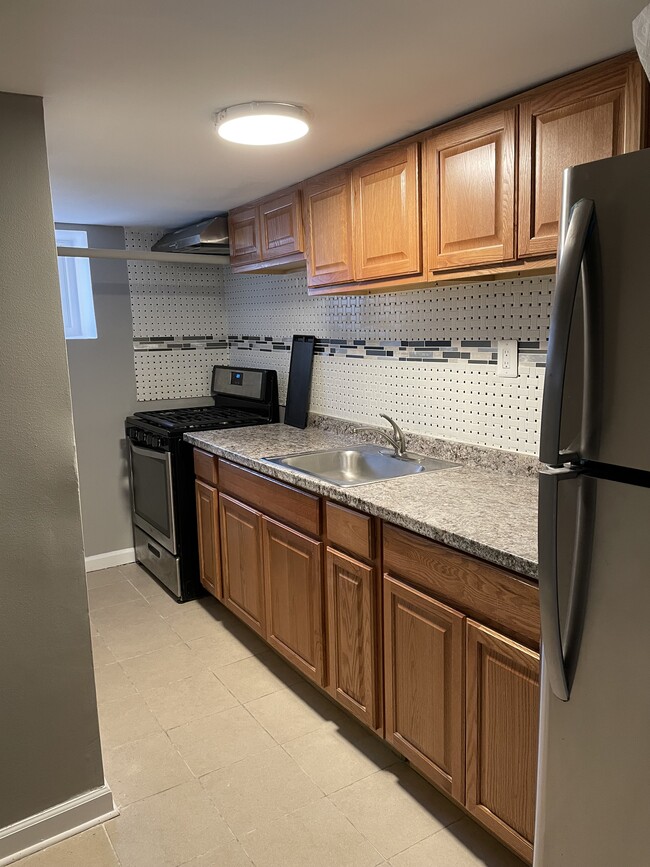 48 Adams St, Unit #1 in Mount Vernon, NY - Building Photo - Building Photo