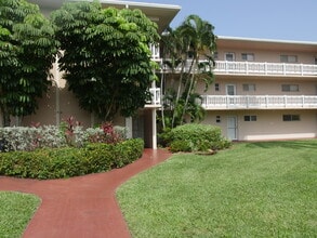 2769 Garden Dr S in Lake Worth Beach, FL - Building Photo - Building Photo