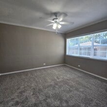 10121 Kilarney Dr in Dallas, TX - Foto de edificio - Building Photo