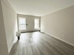 88 Hammond St, Unit 1 in Boston, MA - Building Photo - Building Photo