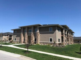 2810 Bobcat Dr in Ames, IA - Building Photo