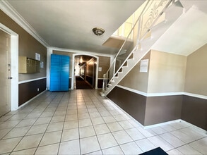 Mansfield Apartments in Los Angeles, CA - Building Photo - Building Photo