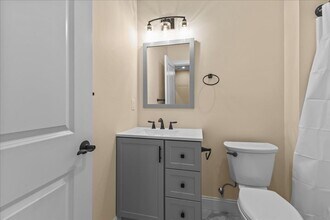 86-88-88 N Winooski Ave in Burlington, VT - Building Photo - Building Photo