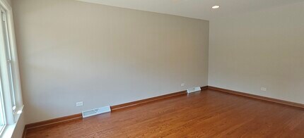 10842 S Sacramento Ave in Chicago, IL - Building Photo - Building Photo