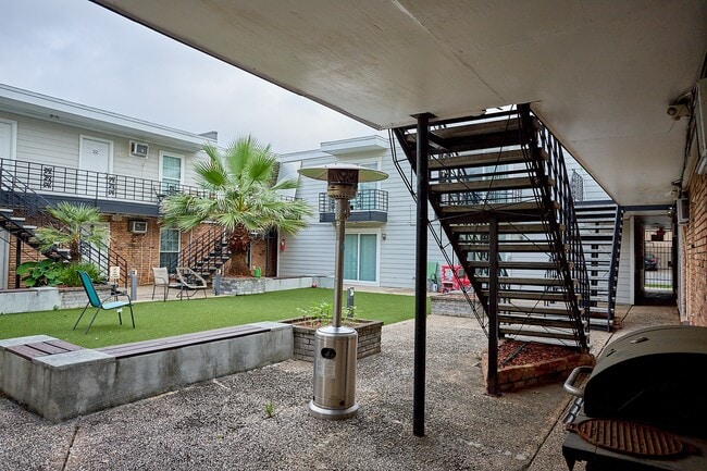 property at 1419 Hawthorne St