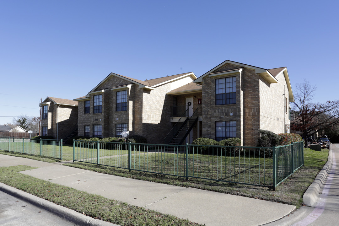 Scott Gardens Apartments in Garland, TX - Foto de edificio