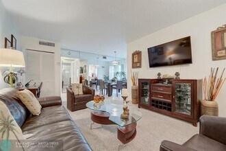 2404 NE 33rd Ave in Fort Lauderdale, FL - Building Photo - Building Photo