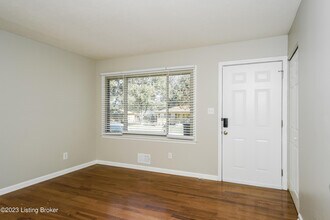 11004 Albion Dr in Louisville, KY - Building Photo - Building Photo