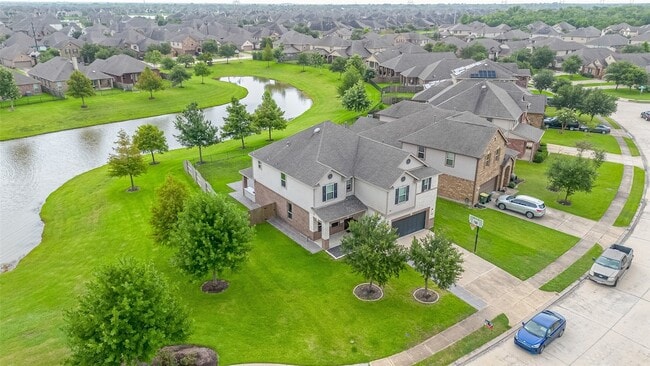 3215 Laurel Bend Ln in Pearland, TX - Foto de edificio - Building Photo