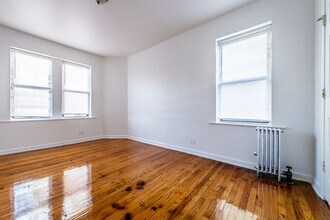 8127 S Ellis Ave Chicago, IL 60619 in Chicago, IL - Foto de edificio - Building Photo