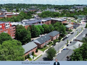 43 Aldrich Rd, Unit A in Watertown, MA - Building Photo - Building Photo