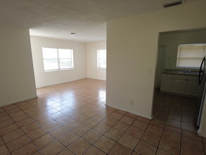 1345 NW 8th Ave in Fort Lauderdale, FL - Foto de edificio - Building Photo