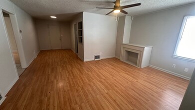1111 N Pershing Ave in Wichita, KS - Building Photo - Building Photo