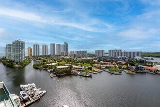 400 Sunny Isles Blvd in Sunny Isles Beach, FL - Building Photo - Building Photo