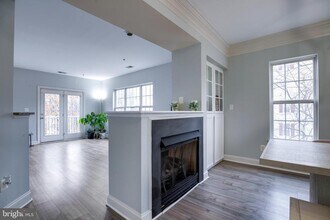 8069 Gatehouse Rd in Falls Church, VA - Building Photo - Building Photo