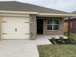 2421 Alterman Dr, Unit Unit A in Temple, TX - Building Photo - Building Photo