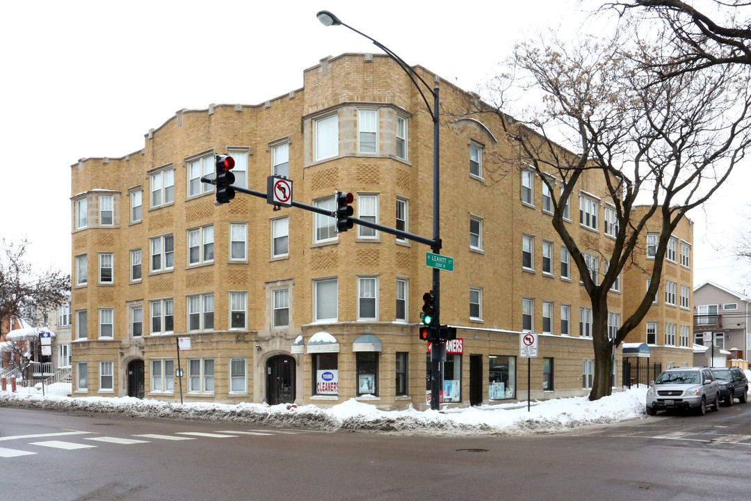 Leavitt Manor Apartments in Chicago, IL - Building Photo