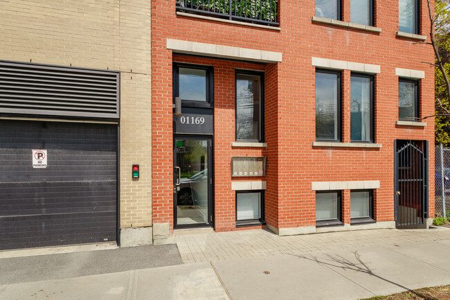 1169 Charlevoix St in Montréal, QC - Building Photo - Building Photo