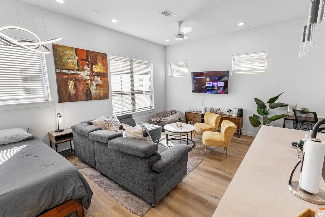 6740 Peerless St in Houston, TX - Building Photo