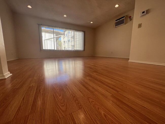 312 E Stocker St, Unit Detached 2 Bedroom in Glendale, CA - Foto de edificio - Building Photo