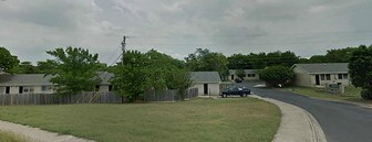 201 Meadow Ln in Pflugerville, TX - Building Photo