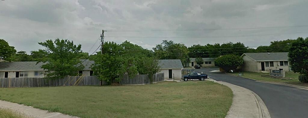 201 Meadow Ln in Pflugerville, TX - Building Photo