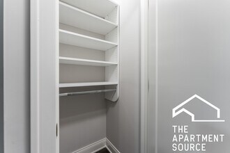 639 W Wrightwood Ave, Unit 107 in Chicago, IL - Foto de edificio - Building Photo