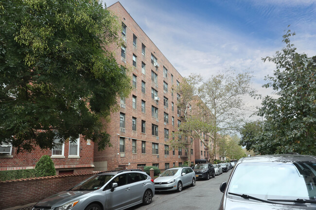 Harrison House in Brooklyn, NY - Foto de edificio - Building Photo