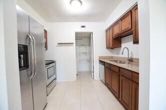 263 Crown Oaks Way in Longwood, FL - Building Photo - Building Photo