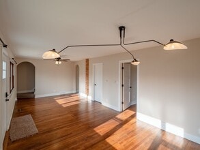 3130 Westwood Dr NW in Cedar Rapids, IA - Building Photo - Building Photo