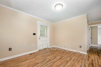 8095 New St in Mount Pleasant, NC - Foto de edificio - Building Photo