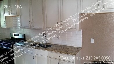 236 E Dullnig Ct in San Antonio, TX - Building Photo - Building Photo