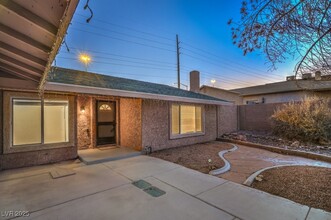 5217 Casco Wy in Las Vegas, NV - Building Photo - Building Photo