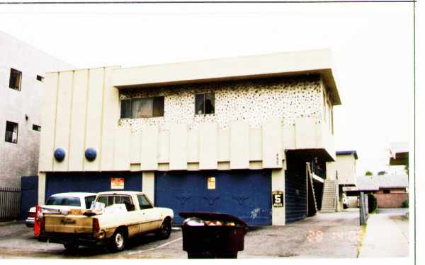 457 W Windsor Rd in Glendale, CA - Foto de edificio - Building Photo