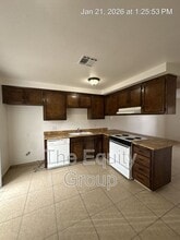 2025 S Tracy Ct in Visalia, CA - Building Photo - Building Photo