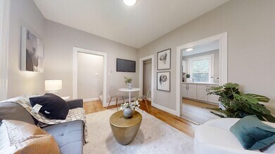 227 R Western Ave in Cambridge, MA - Building Photo - Building Photo