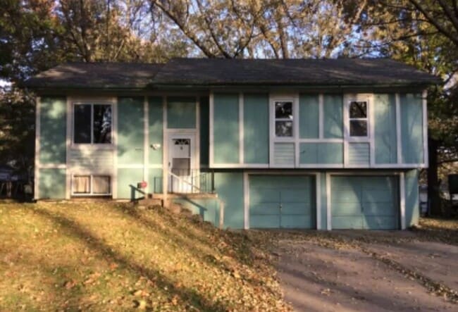 property at 1807 SE Oak St