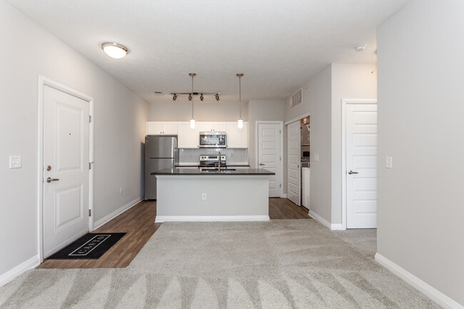 Graceland Flats in Columbus, OH - Foto de edificio - Interior Photo