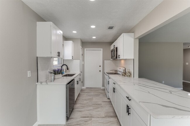 13979 Clark Towne Ln in Sugar Land, TX - Building Photo - Building Photo